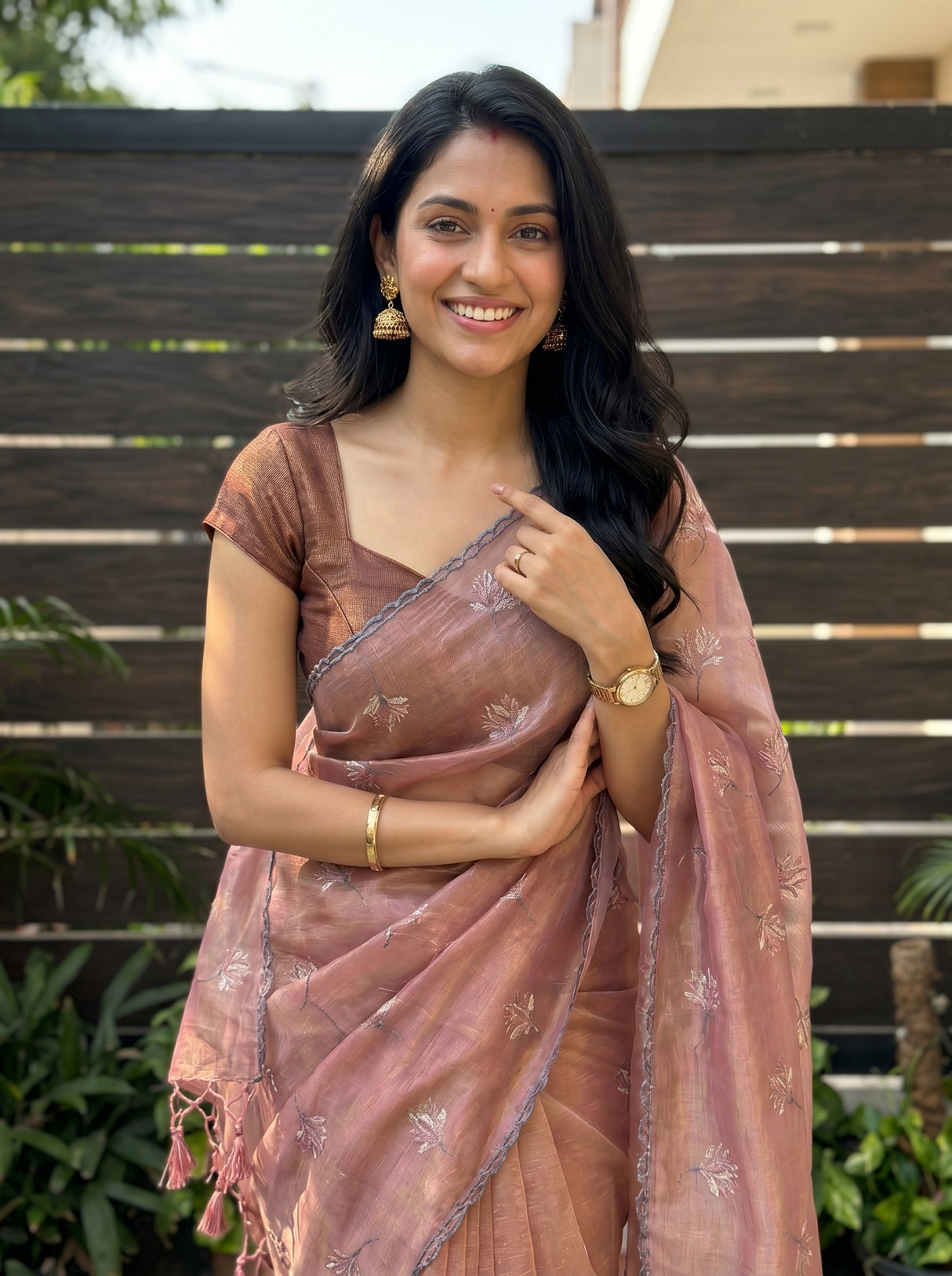 MIMOSA Saree Saree — pose 10 styling detail