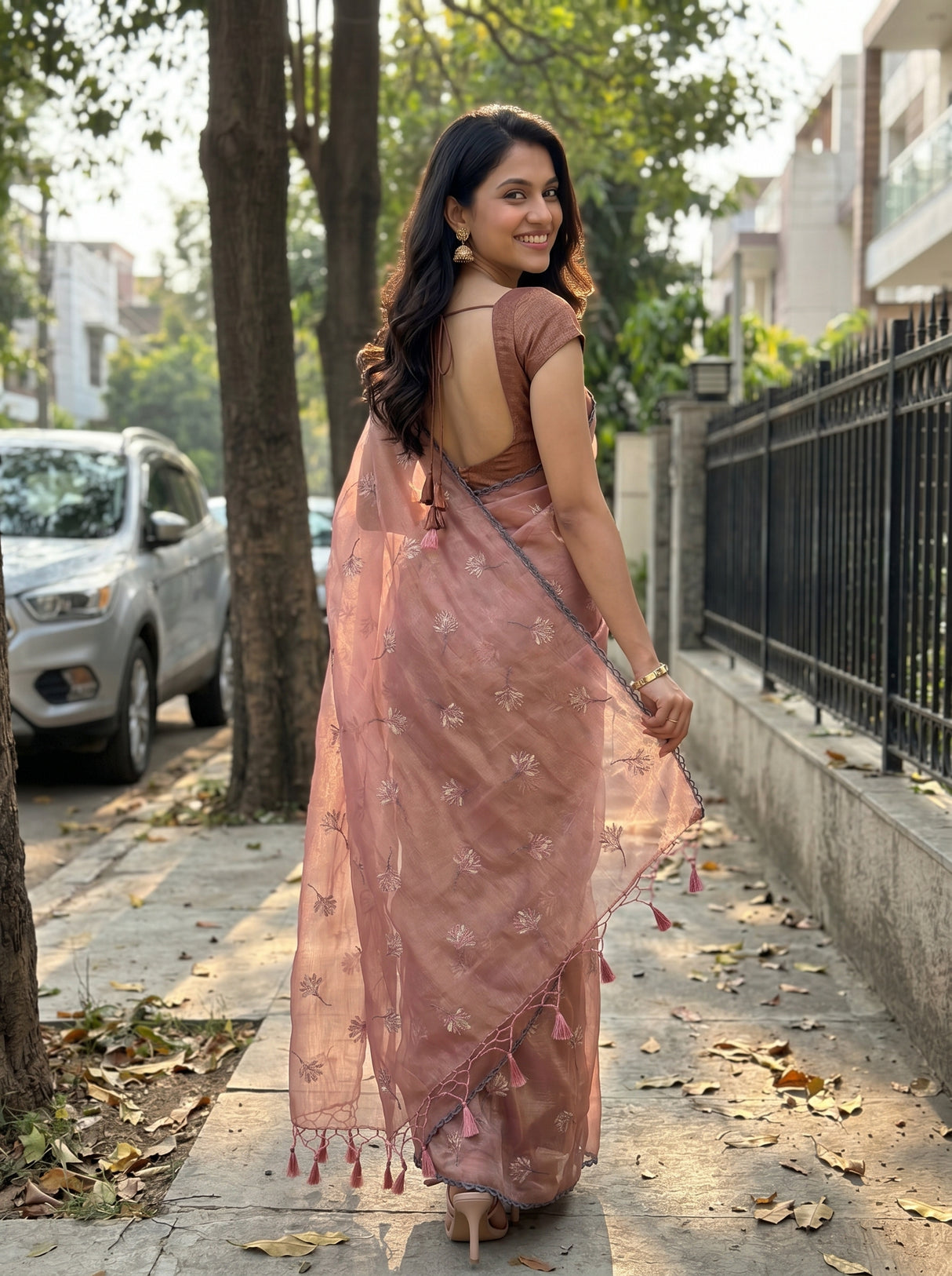 MIMOSA Saree Saree — pose 2 styling detail