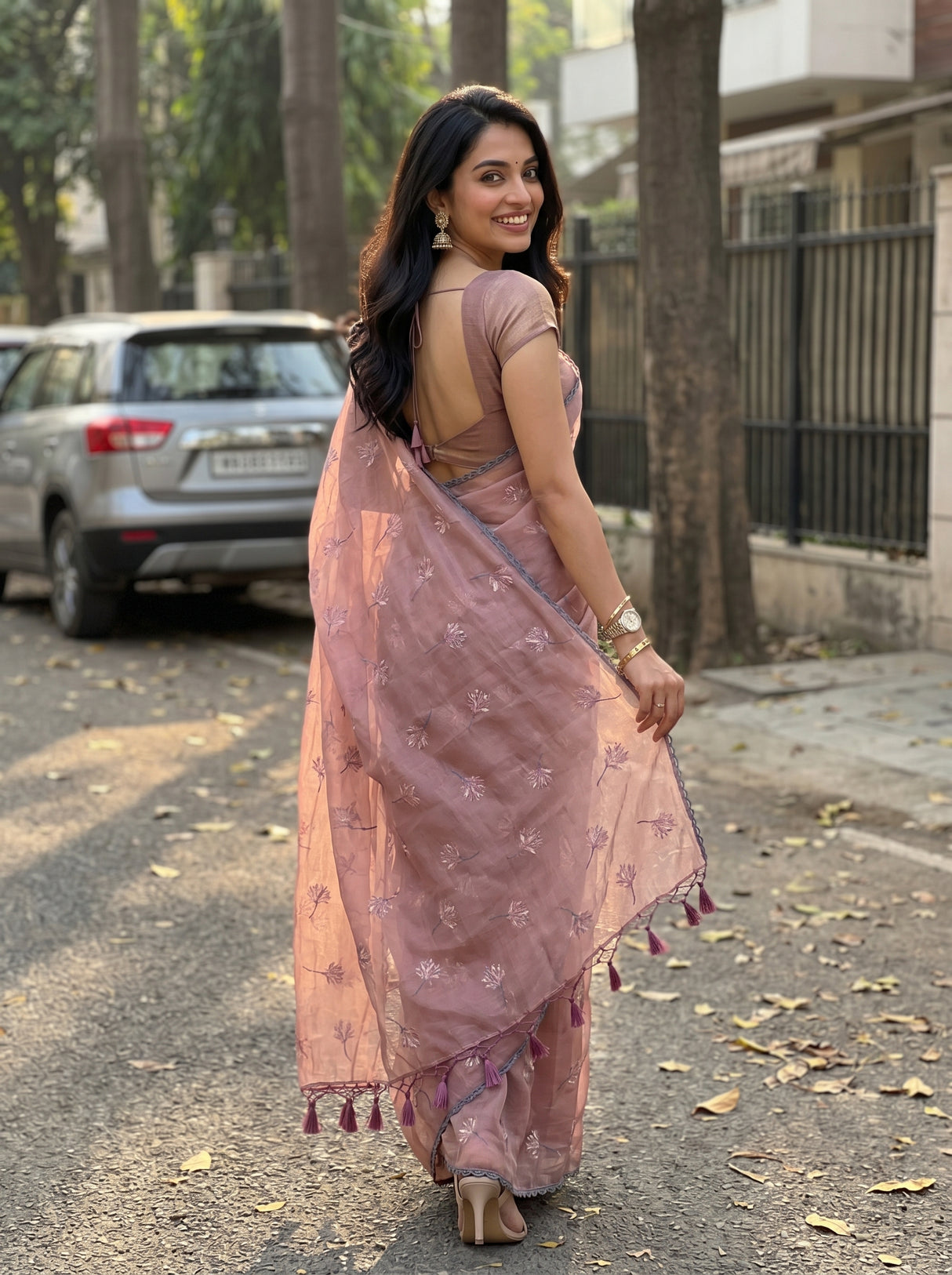 MIMOSA Saree Saree — pose 2 styling detail