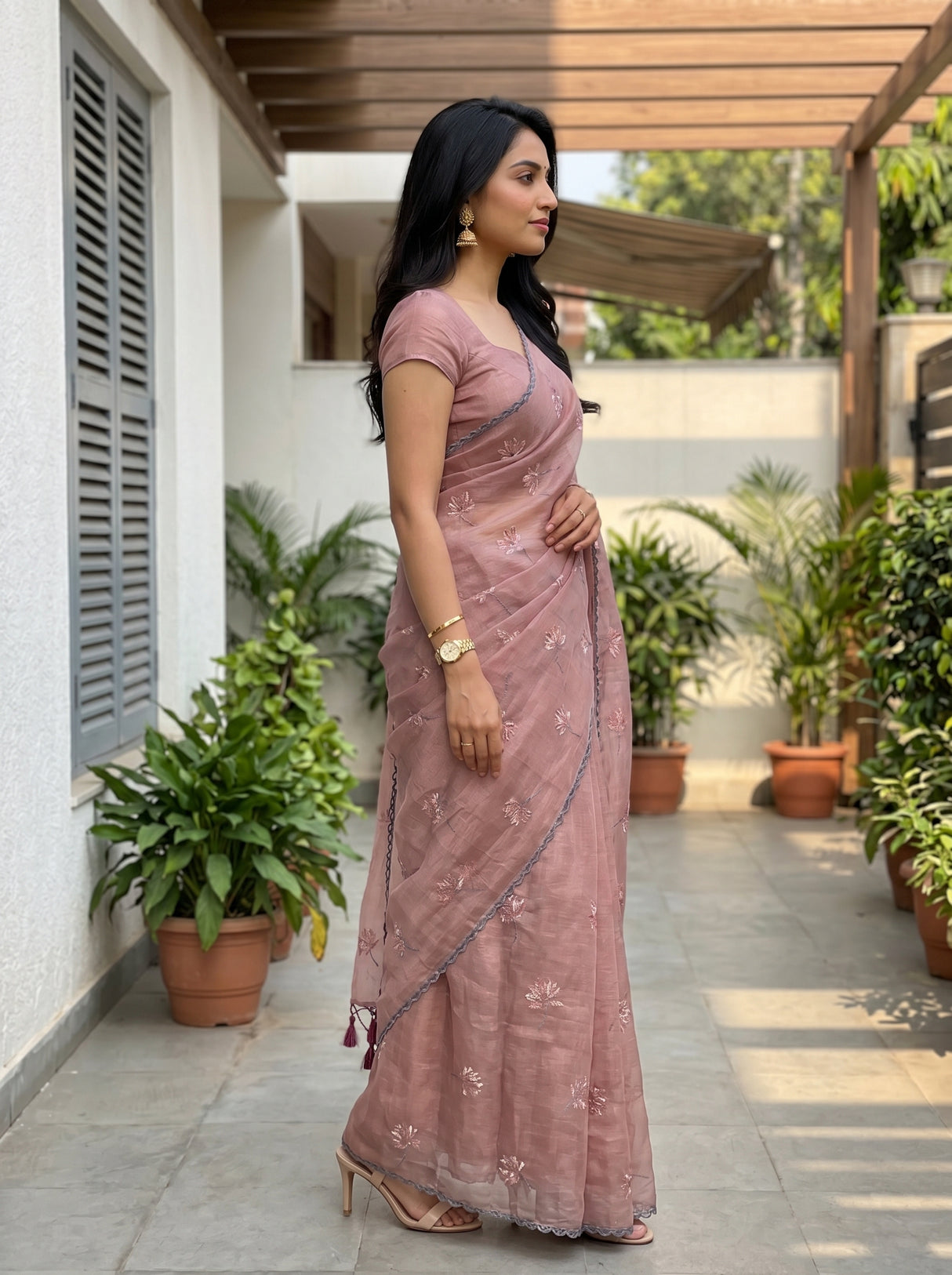 MIMOSA Saree Saree — pose 3 styling detail