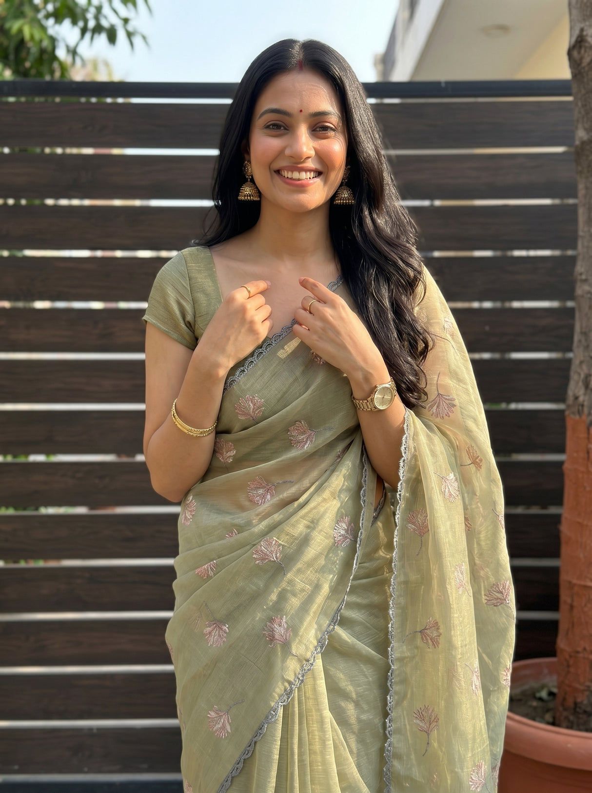 MIMOSA Saree Saree — pose 10 styling detail