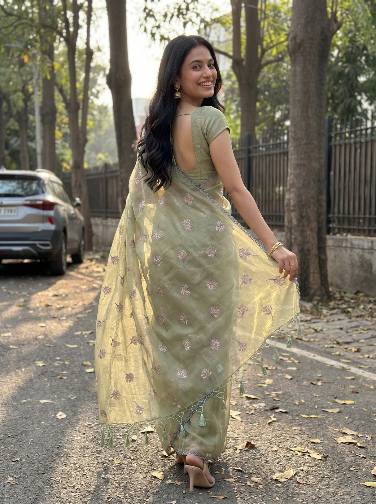 MIMOSA Saree Saree — pose 2 styling detail