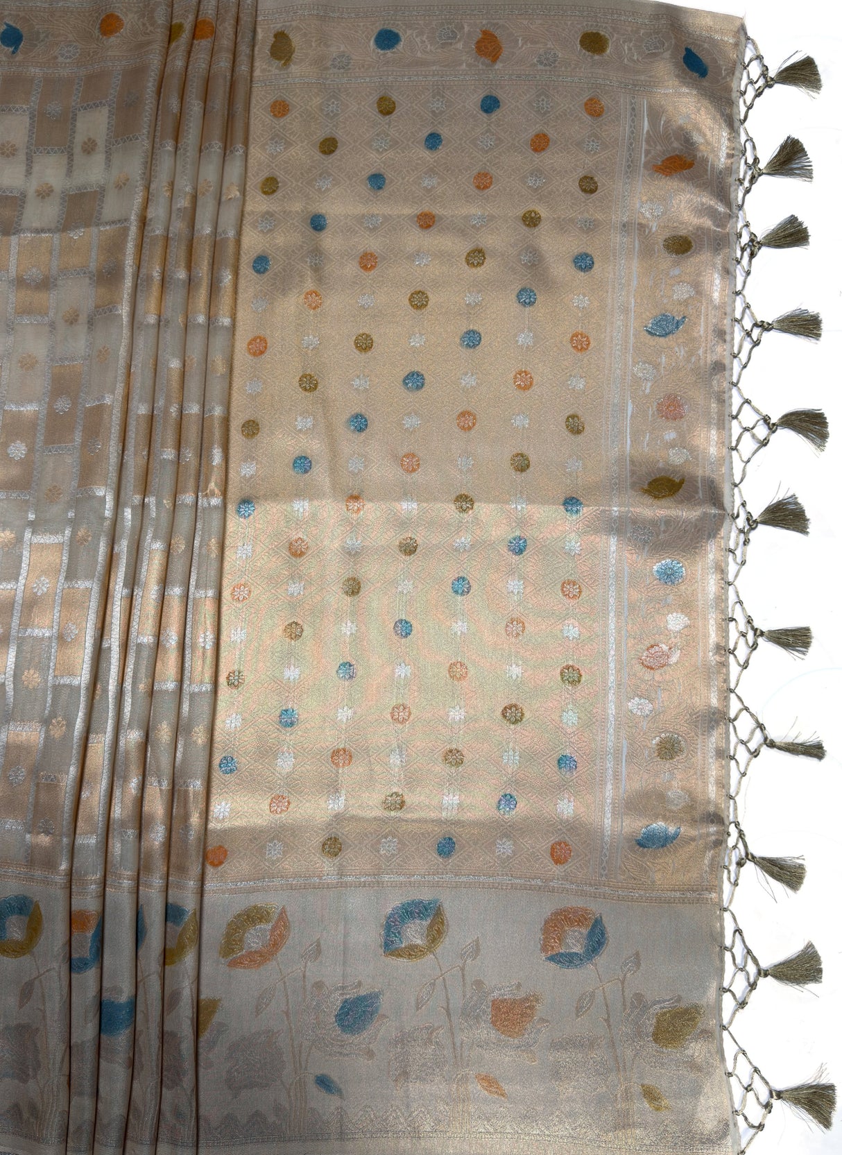 MIMOSA Chikoo Banarasi Art Silk Saree β Close-up of the lower drape and pleats