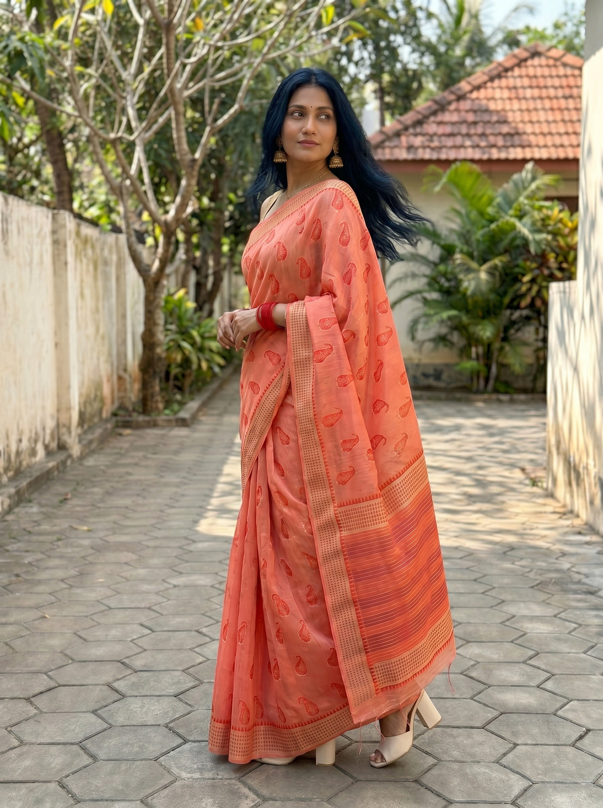 MIMOSA Gajari Banarasi Linen Saree β pose 7 styling detail
