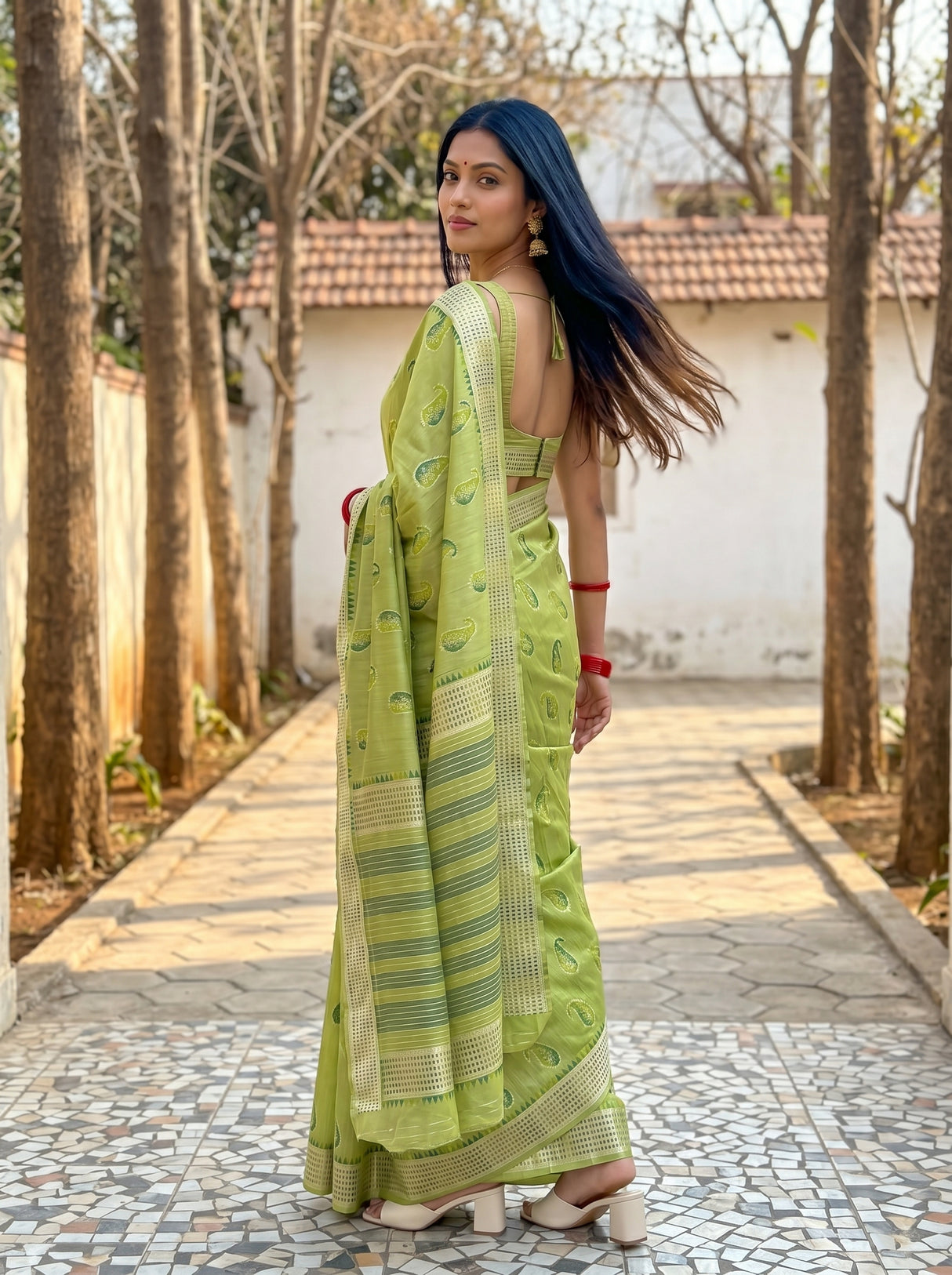 MIMOSA Olive Banarasi Linen Saree β pose 7 styling detail