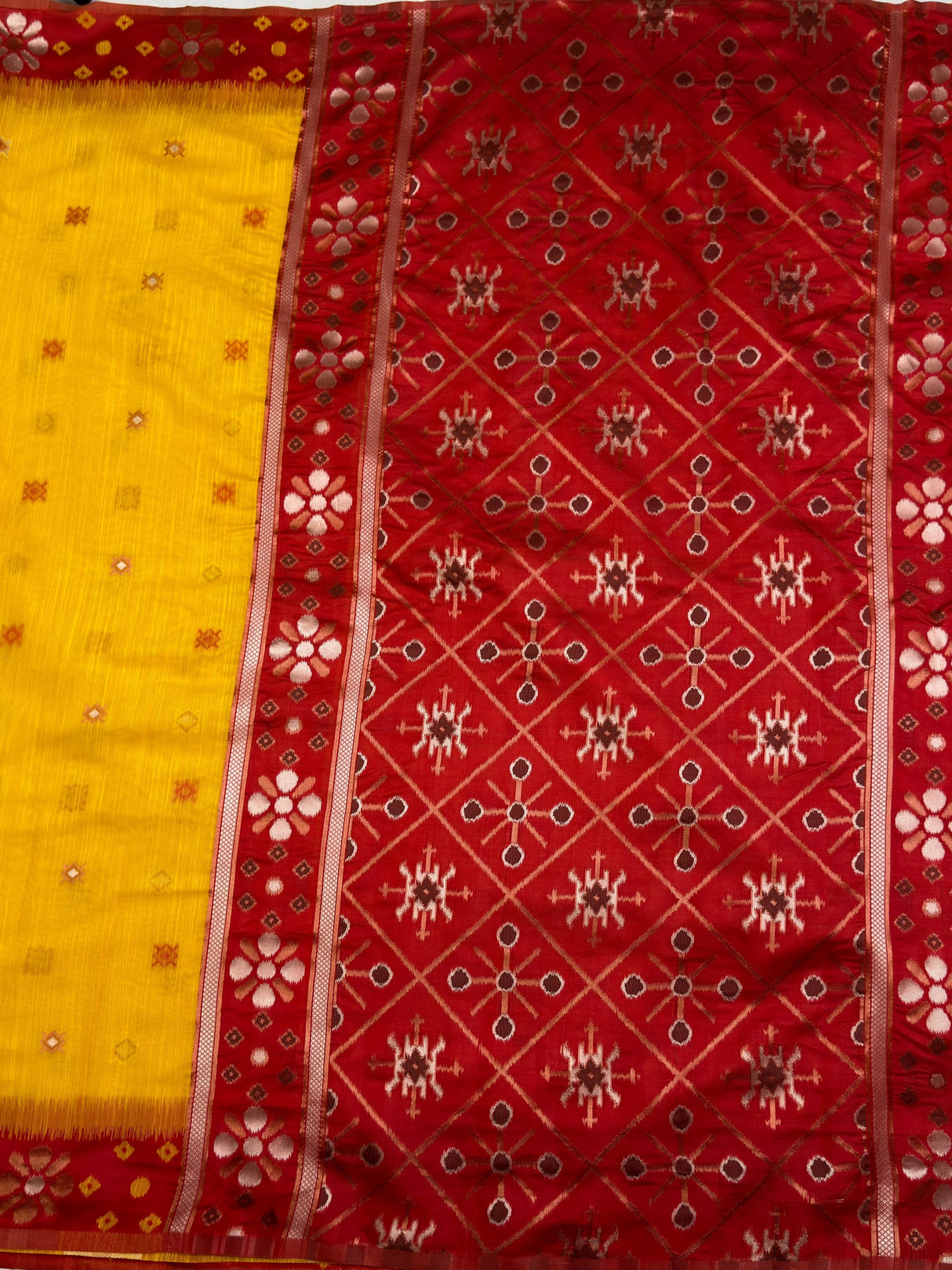 MIMOSA Gold Saree Saree — pallu and zari work detail