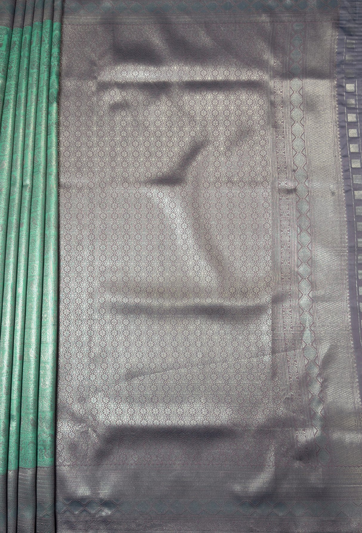 MIMOSA Rama Kanjivaram Art Silk Saree β pallu and zari work detail