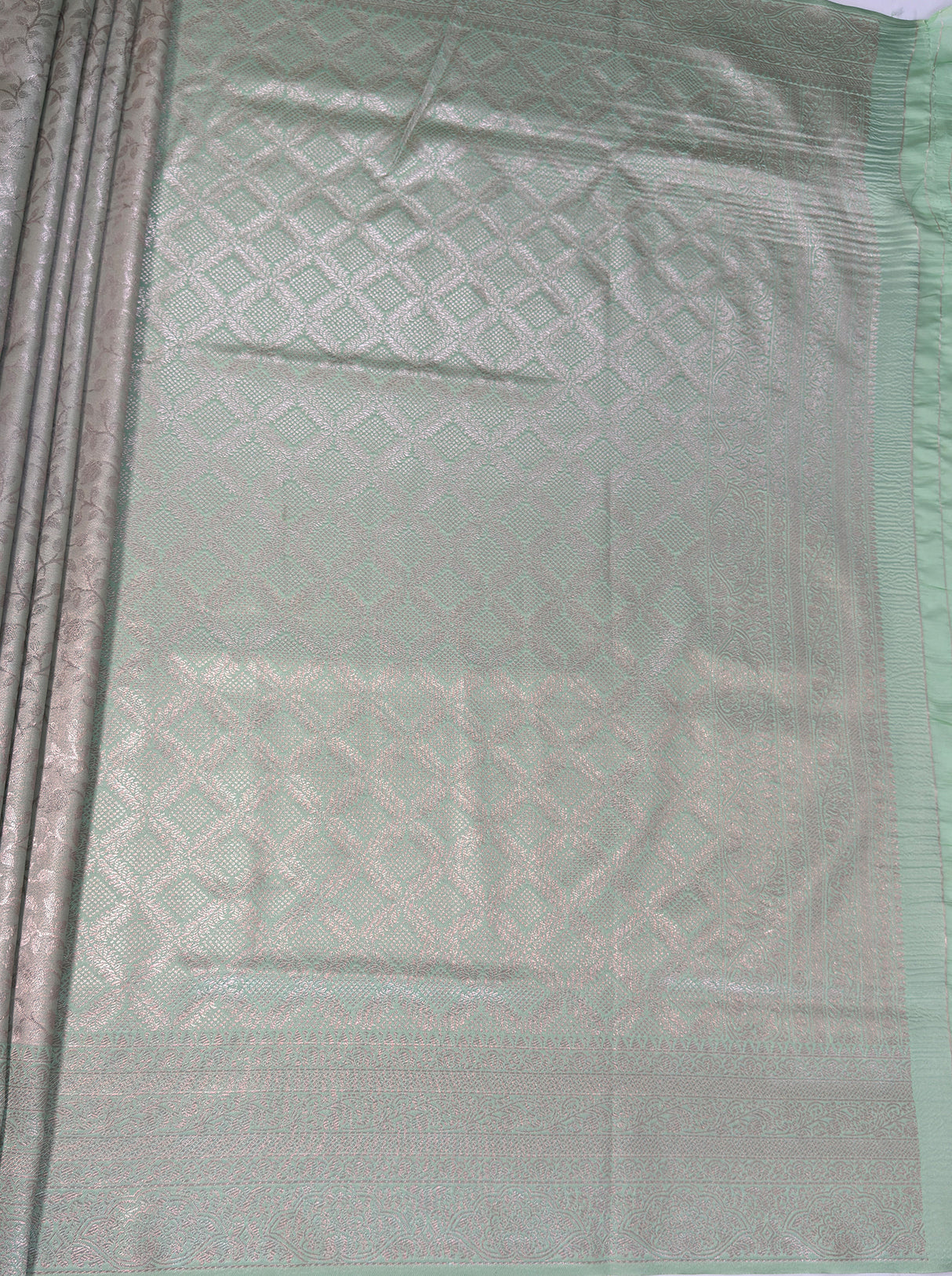 MIMOSA Liril Kanjivaram Art Silk Saree β pallu and zari work detail