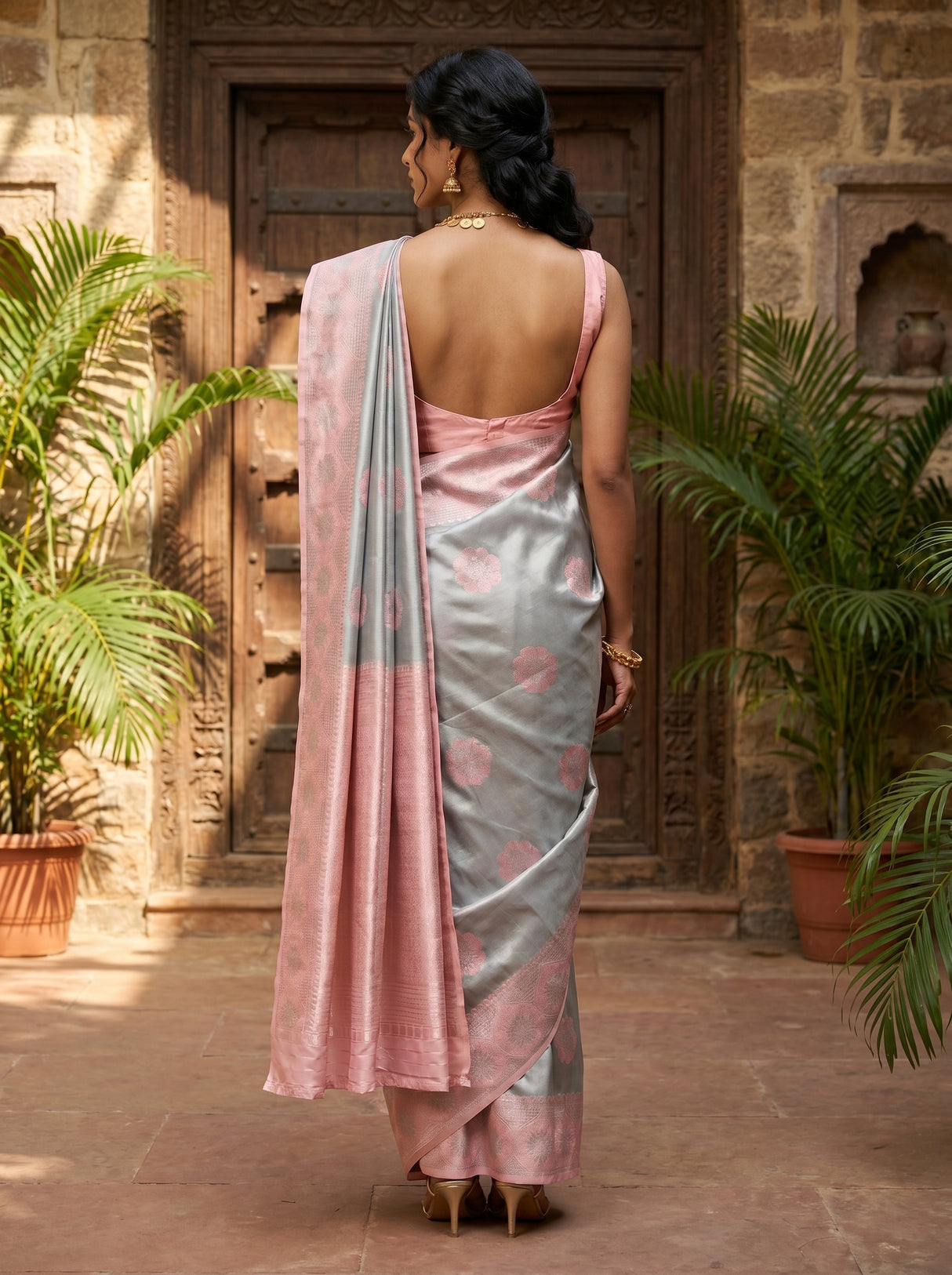 MIMOSA Saree Saree β pose 2 styling detail