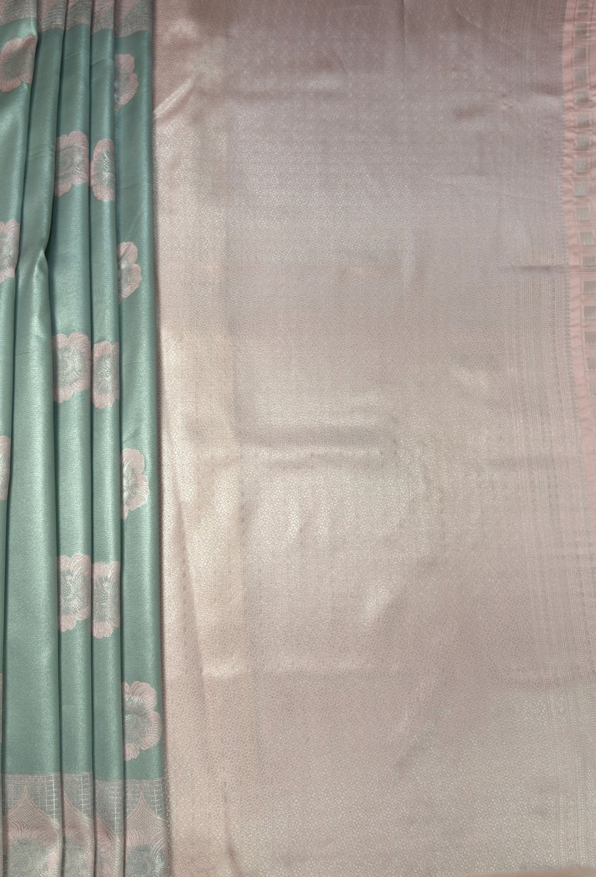 MIMOSA Saree Saree β pallu and zari work detail