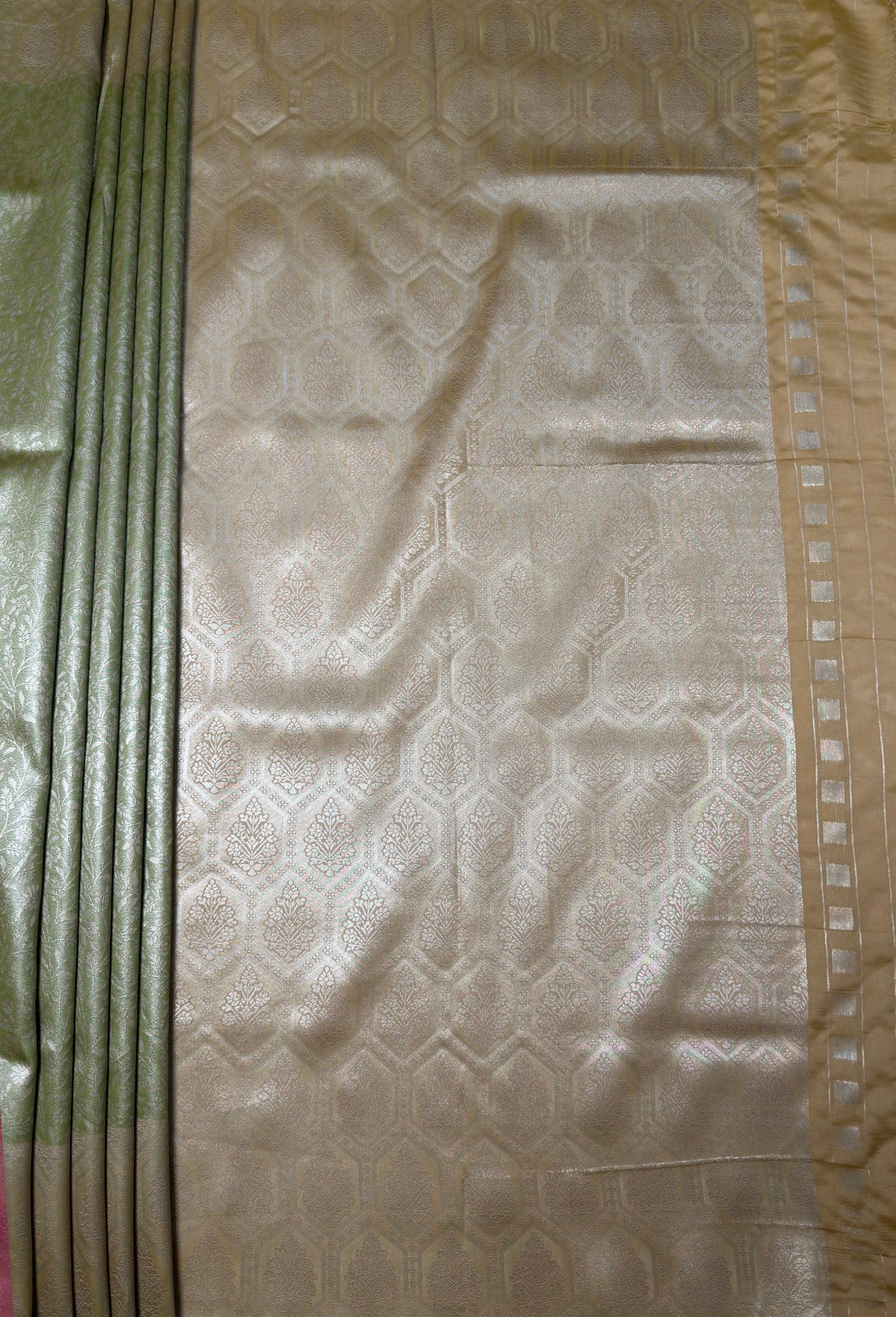 MIMOSA Olive Kanjivaram Art Silk Saree β pallu and zari work detail
