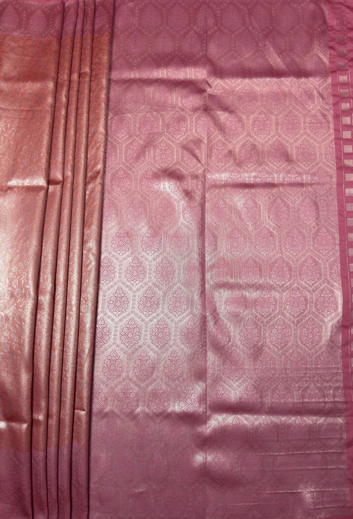 MIMOSA Strawberry Kanjivaram Art Silk Saree β pallu and zari work detail