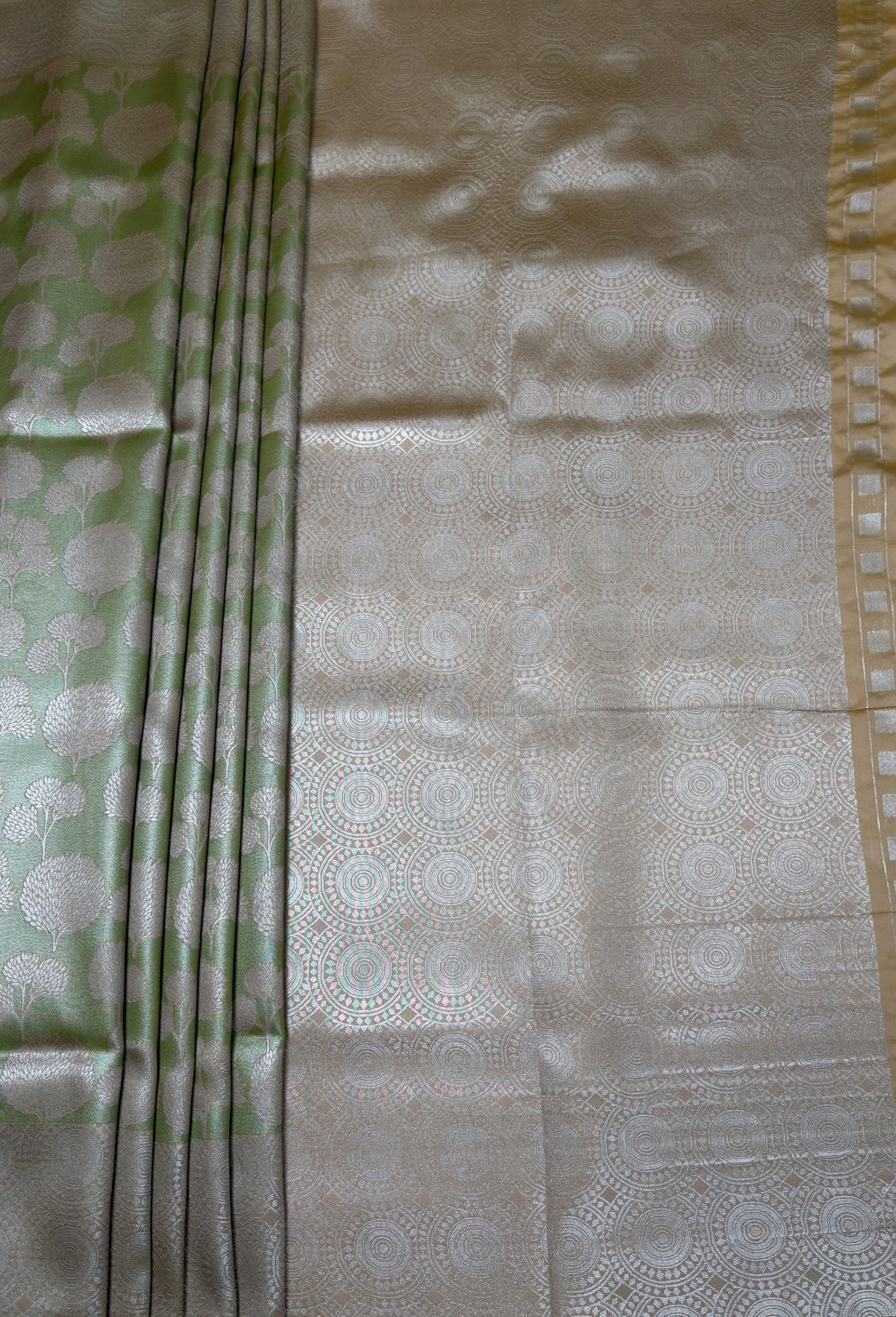MIMOSA Olive Kanjivaram Art Silk Saree β pallu and zari work detail