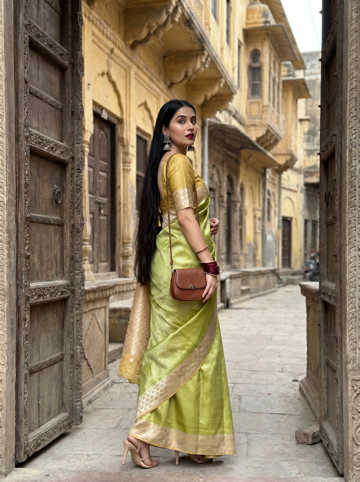 MIMOSA Olive Kanjivaram Art Silk Saree β view of the pallu and body