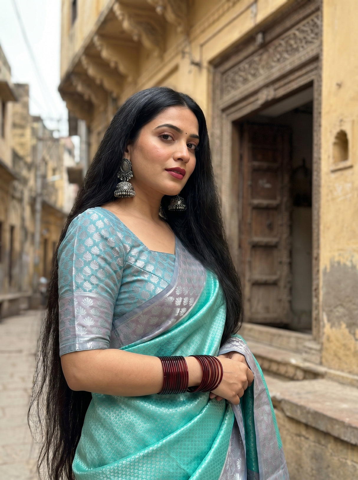 MIMOSA Rama Kanjivaram Art Silk Saree β pose 10 styling detail