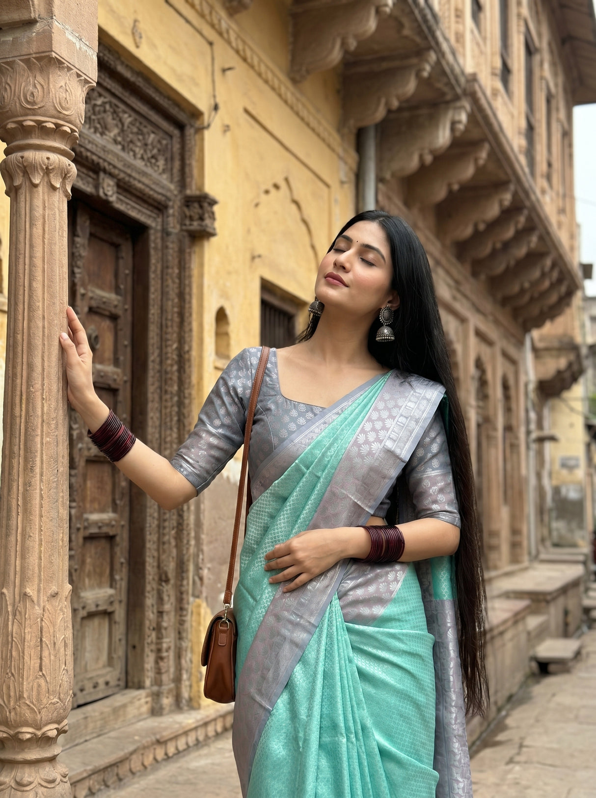 MIMOSA Rama Kanjivaram Art Silk Saree β view of the pallu and body