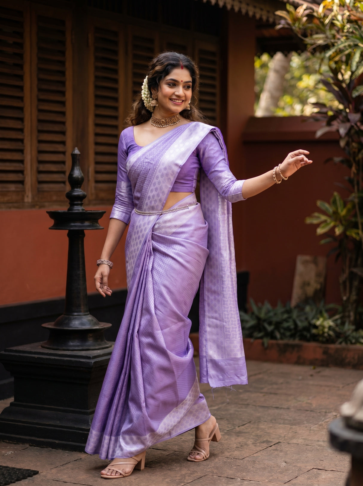 MIMOSA Violet Kanjivaram Art Silk Saree β view of the pallu and body