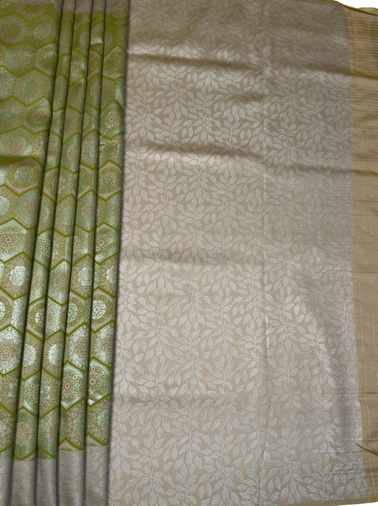 MIMOSA Olive Kanjivaram Art Silk Saree β pallu and zari work detail