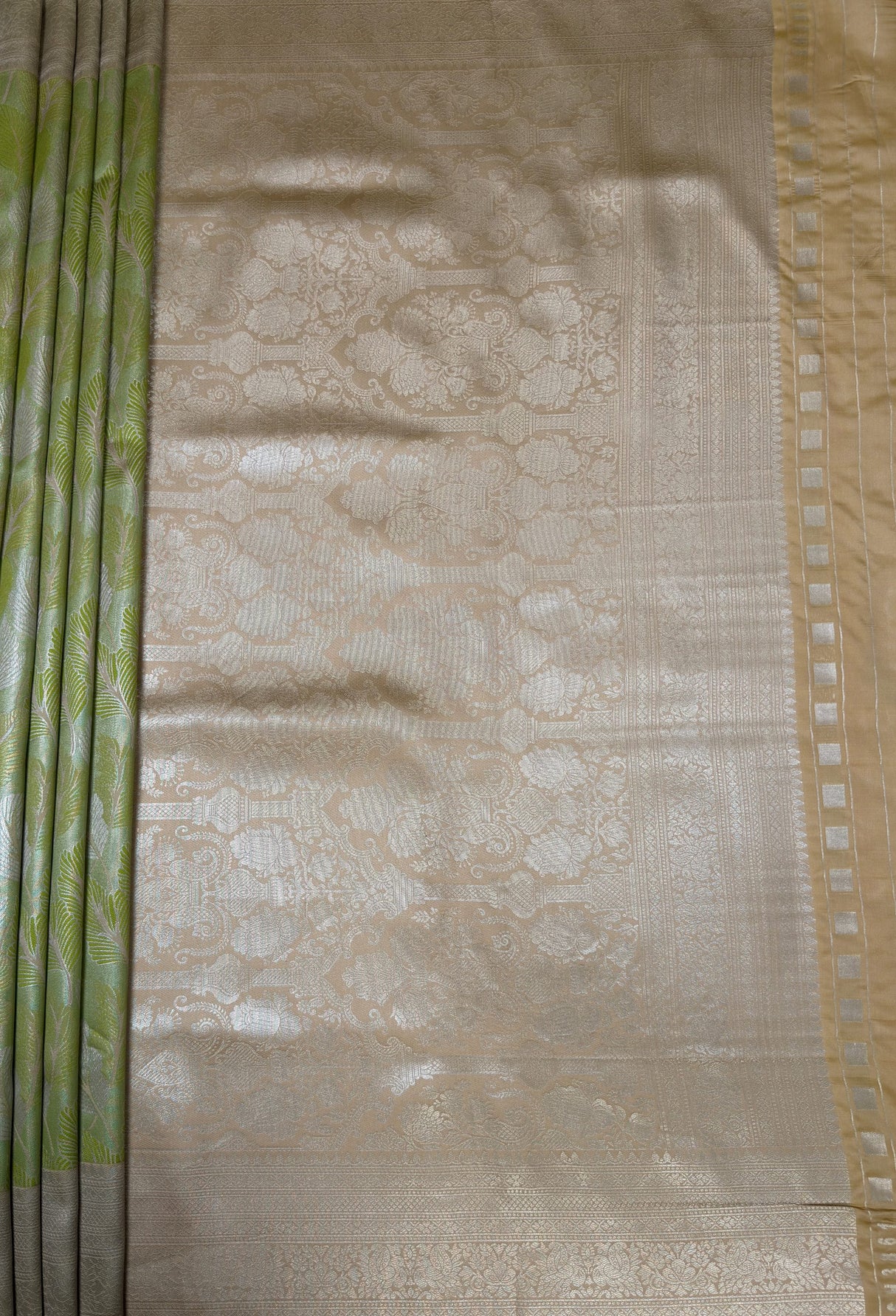 MIMOSA Olive Kanjivaram Art Silk Saree β pallu and zari work detail
