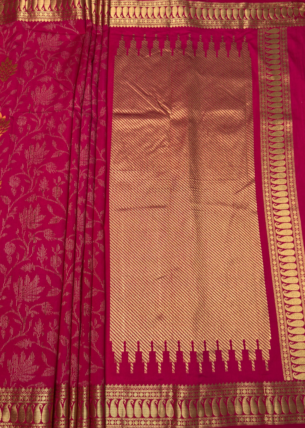 MIMOSA Rani Banarasi Art Silk Saree β pallu and zari work detail