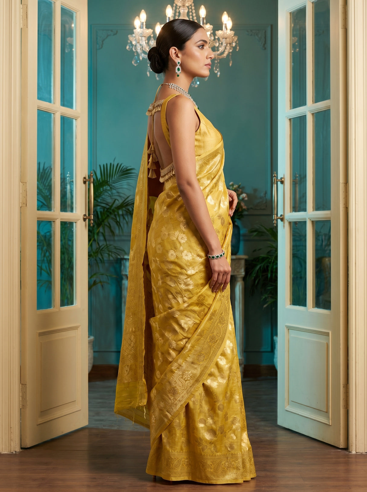 MIMOSA Gold Banarasi Linen Saree β Model Lifestyle Pose