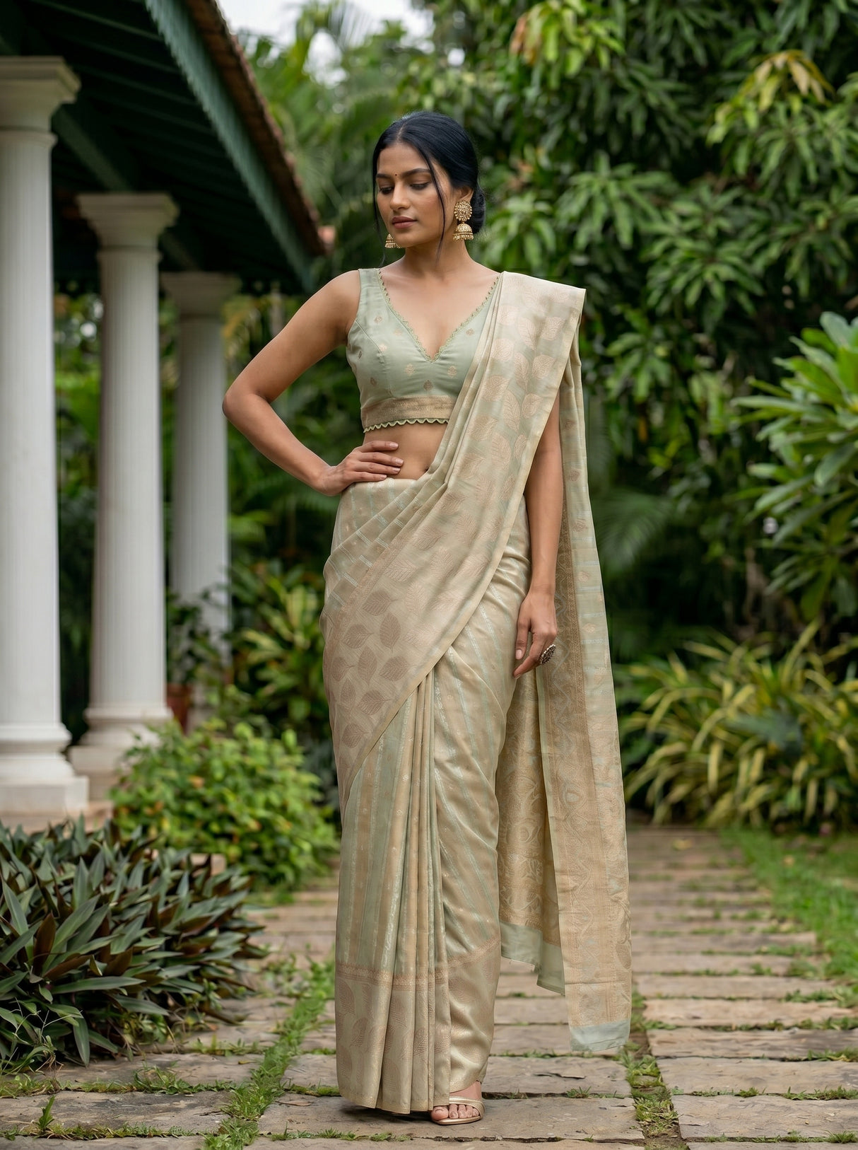 MIMOSA Rama Banarasi Art Silk Saree — Close-up of saree pallu and border