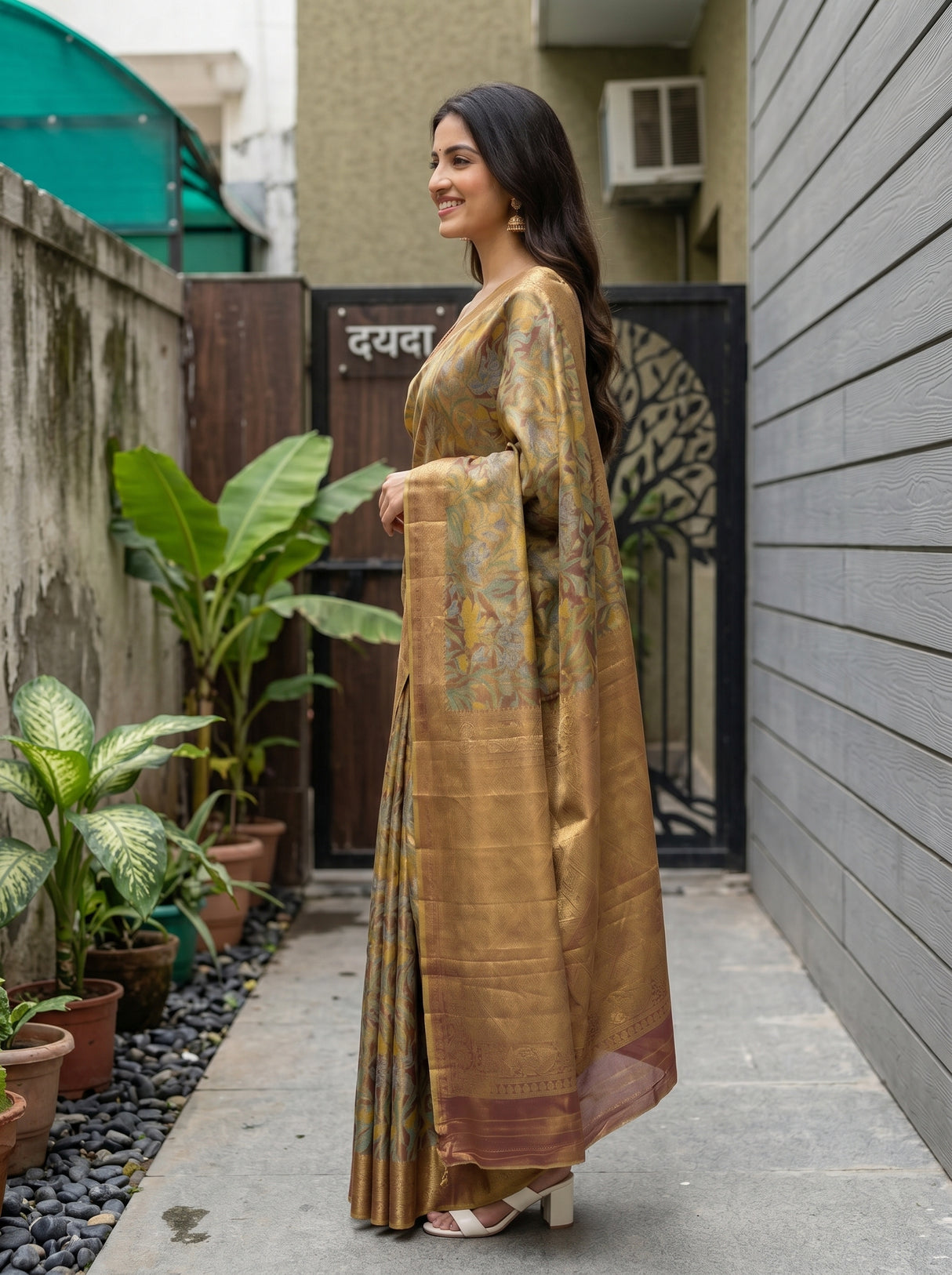 MIMOSA Saree Saree — pose 3 styling detail