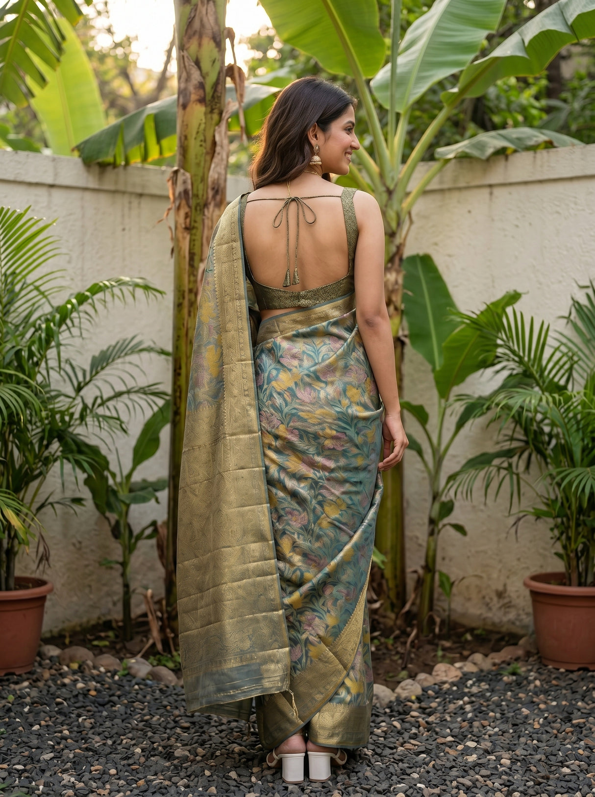 MIMOSA Saree Saree — pose 2 styling detail