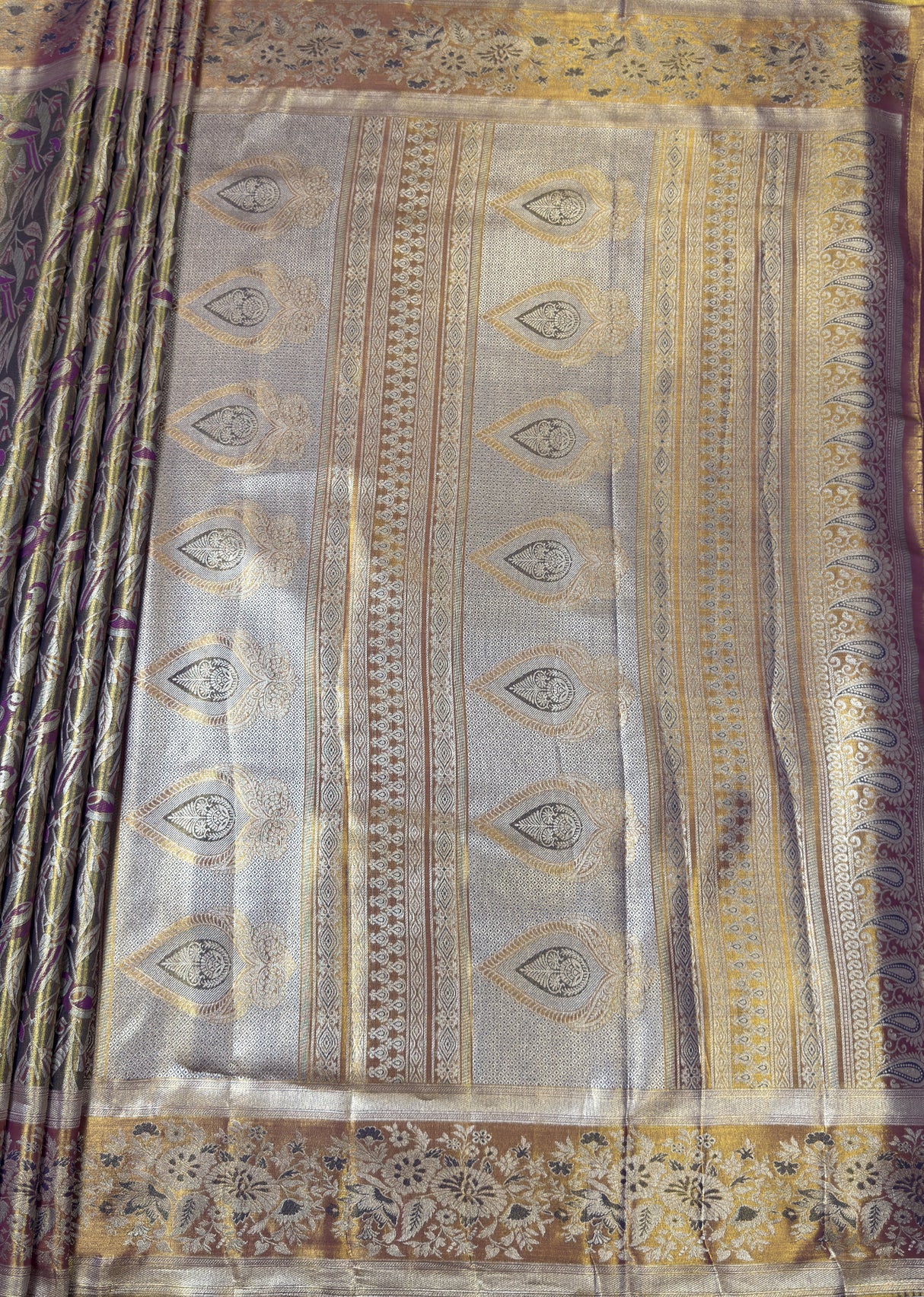 MIMOSA Magenta Kanjivaram Art Silk Saree β pallu and zari work detail