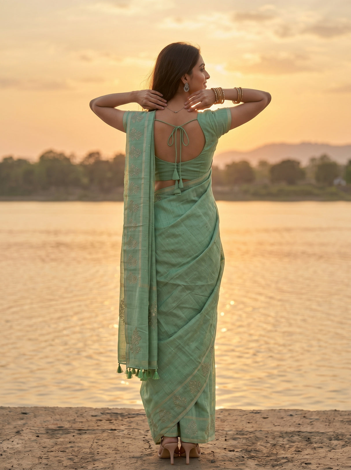 MIMOSA Saree Saree — pose 2 styling detail