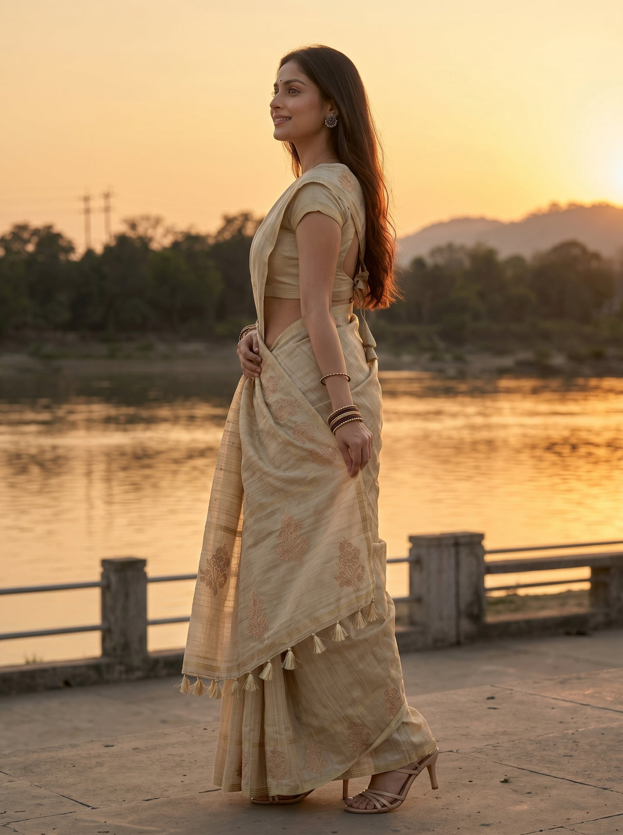 MIMOSA Saree Saree — pose 3 styling detail