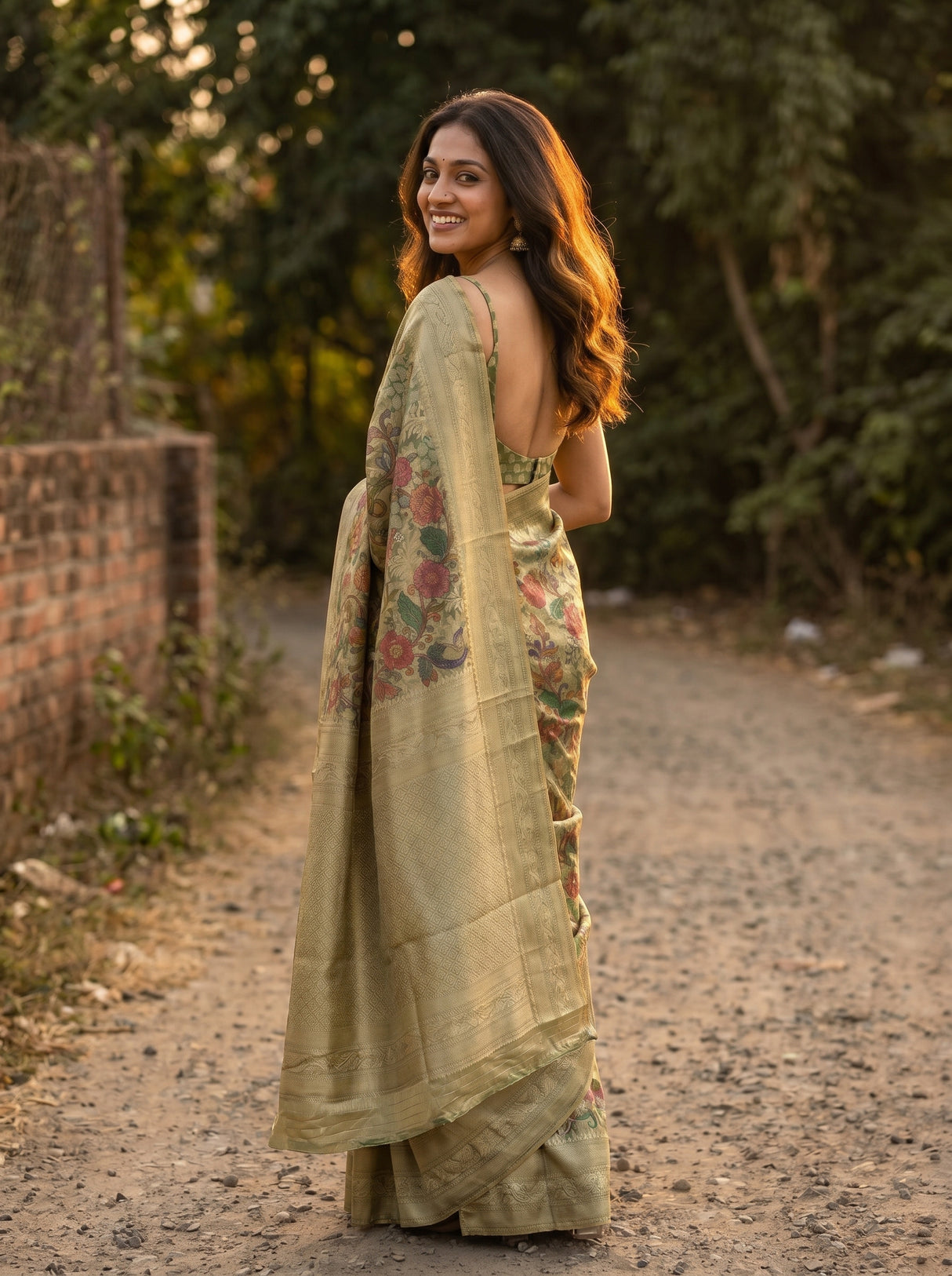 MIMOSA Saree Saree — pose 7 styling detail