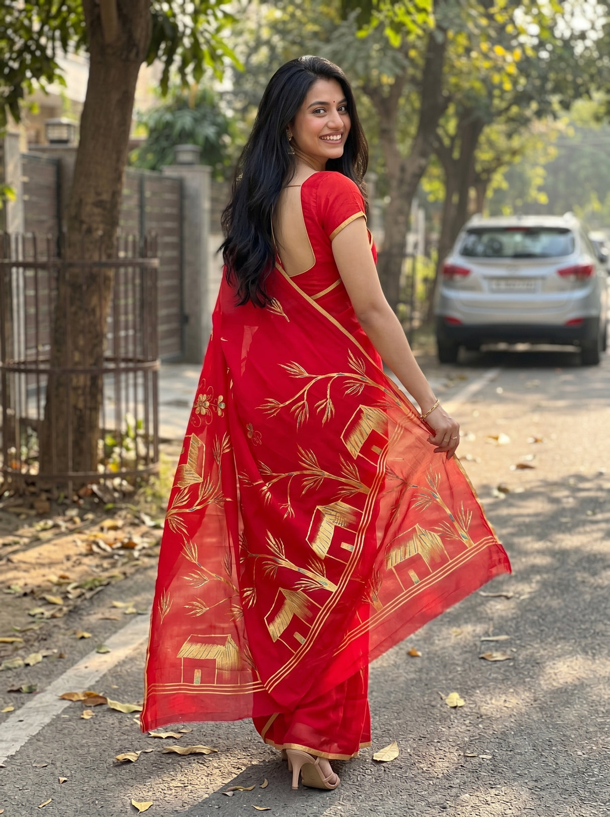 MIMOSA Saree Saree — pose 2 styling detail