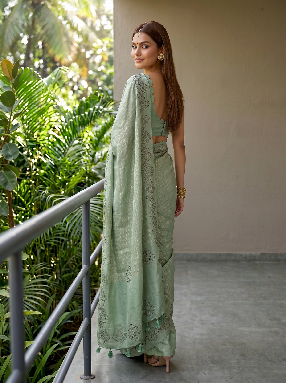 MIMOSA Pista Saree Saree — pose 7 styling detail