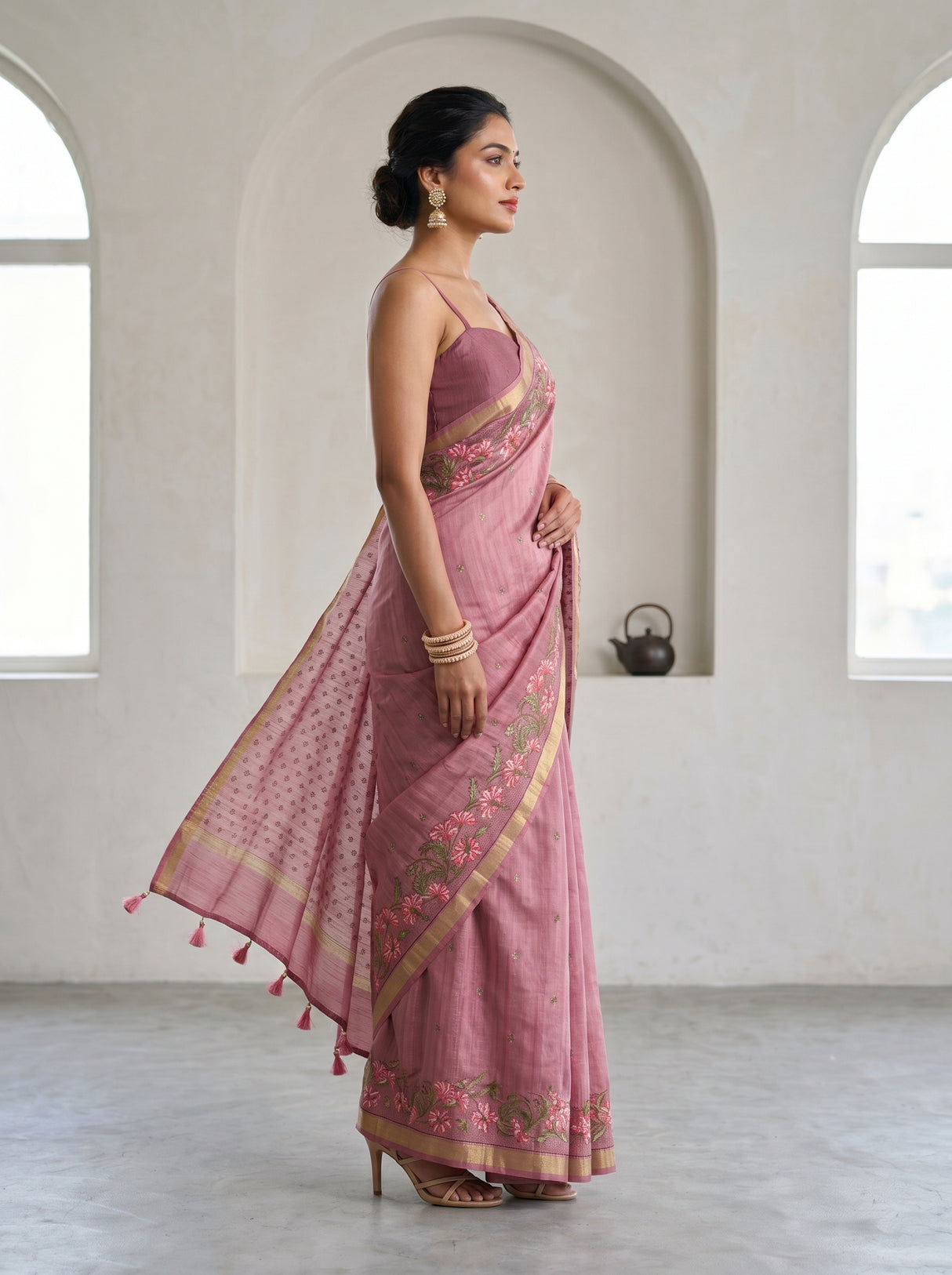 MIMOSA Saree Saree — pose 3 styling detail