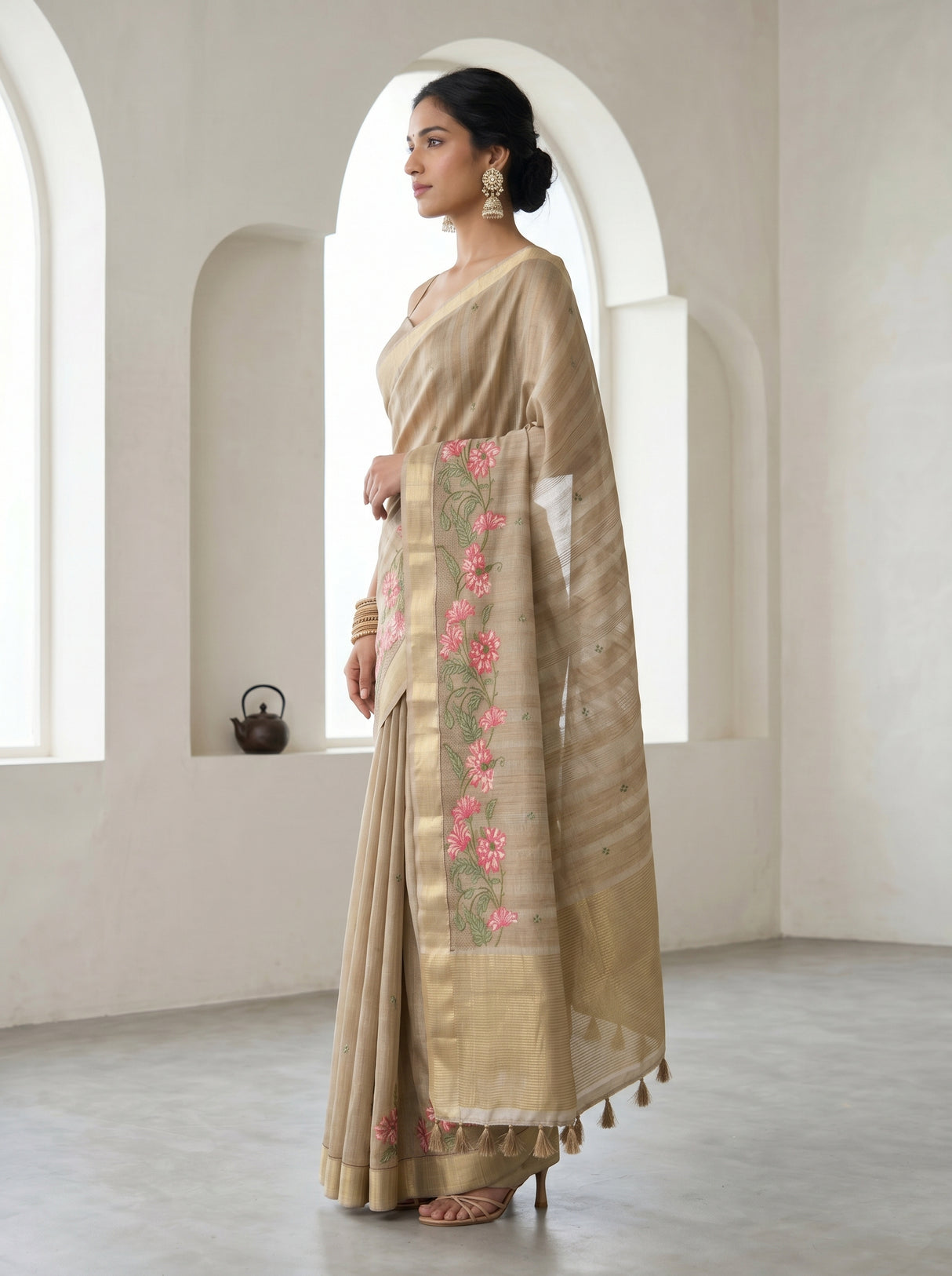 MIMOSA Saree Saree — pose 3 styling detail