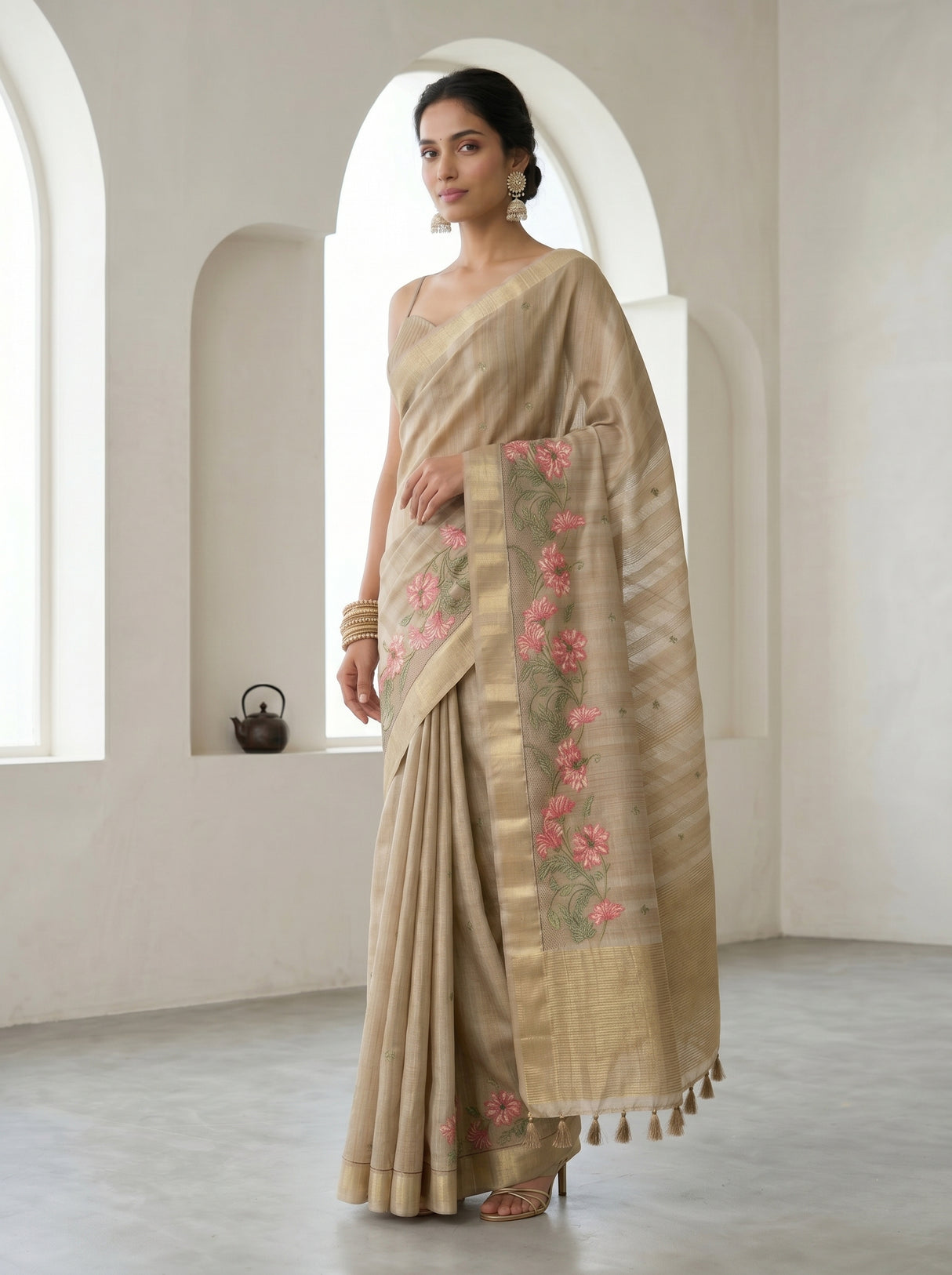 MIMOSA Saree Saree — pose 4 styling detail