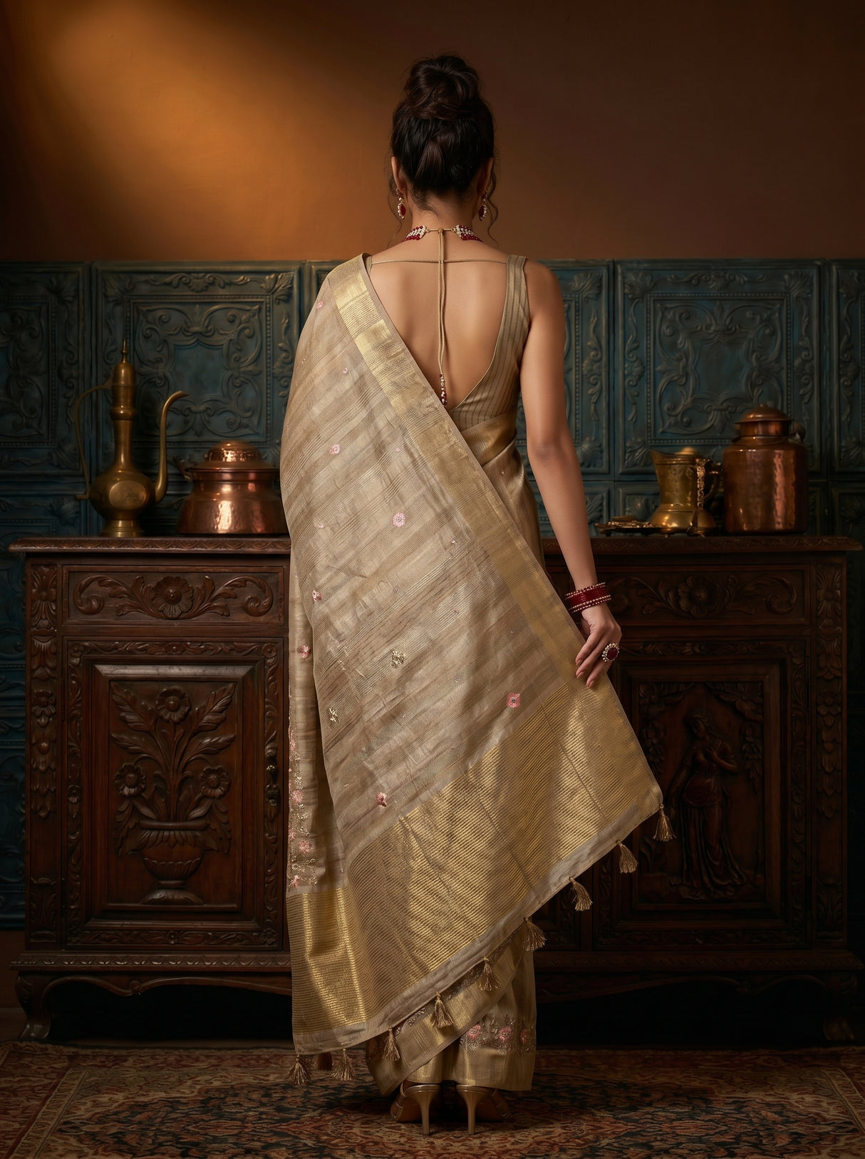 MIMOSA Saree Saree — pose 2 styling detail