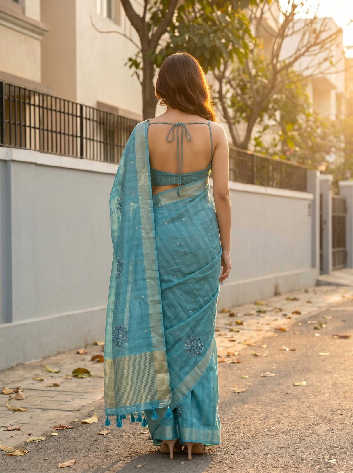 MIMOSA Saree Saree — pose 2 styling detail