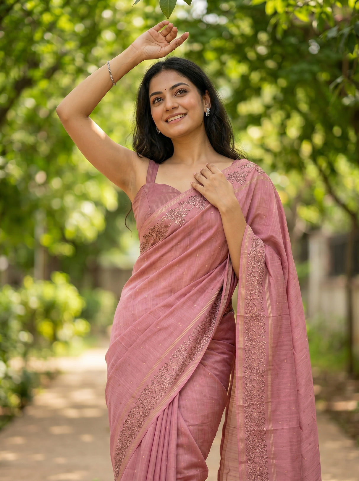 MIMOSA Saree Saree — pose 10 styling detail