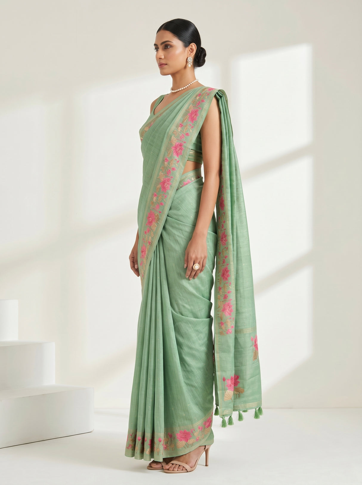 MIMOSA Saree Saree — pose 3 styling detail