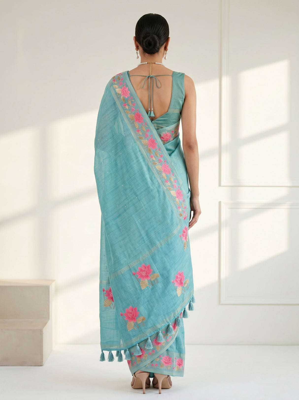 MIMOSA Saree Saree — pose 2 styling detail