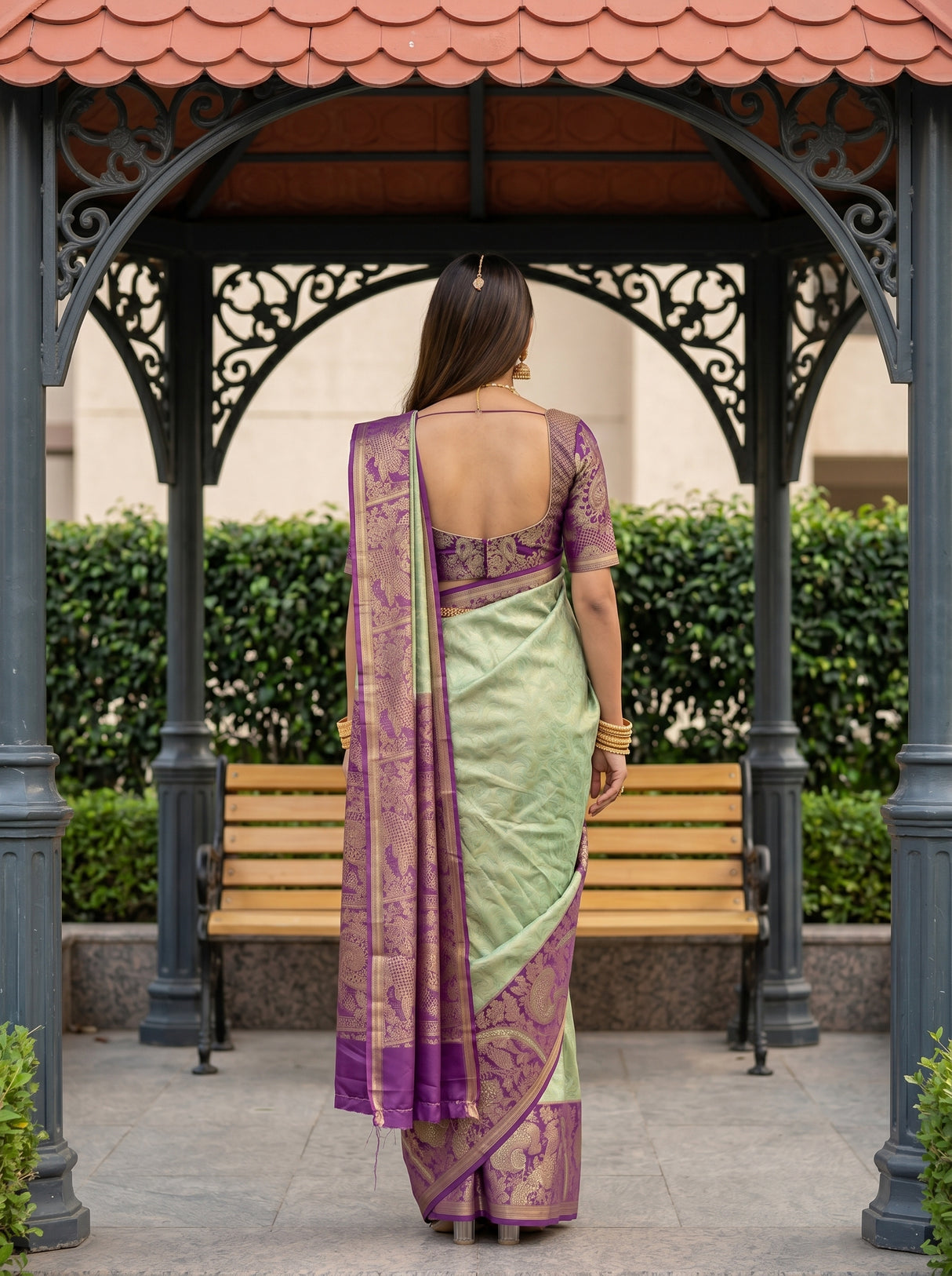 MIMOSA Saree Saree — pose 2 styling detail