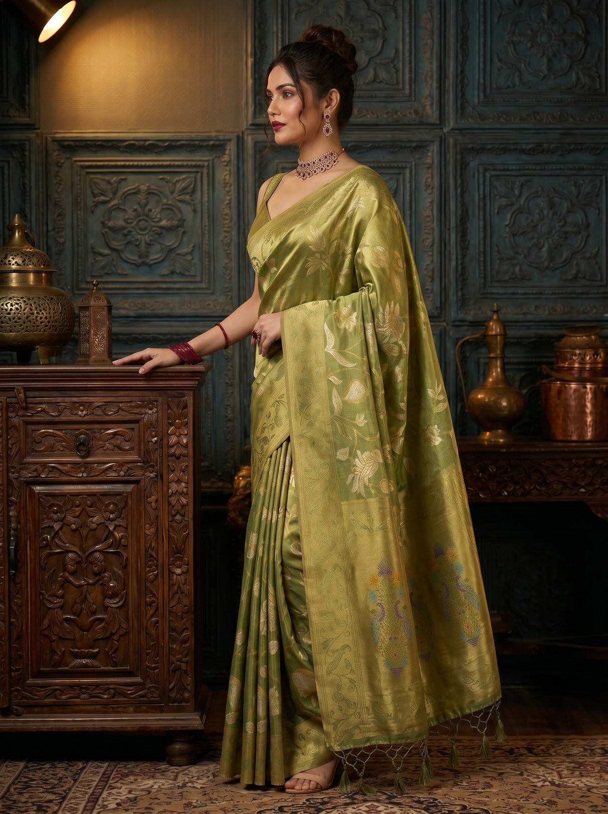 MIMOSA Saree Saree — pose 3 styling detail