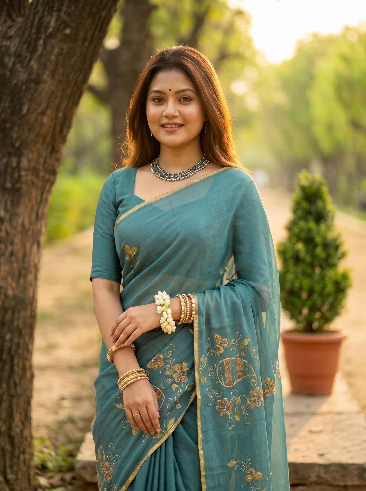 MIMOSA Saree Saree — pose 10 styling detail