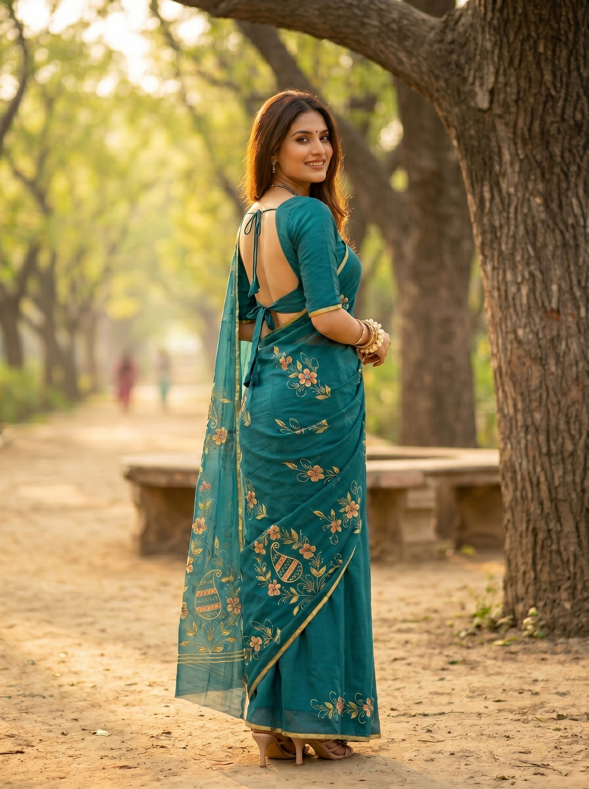MIMOSA Saree Saree — pose 5 styling detail