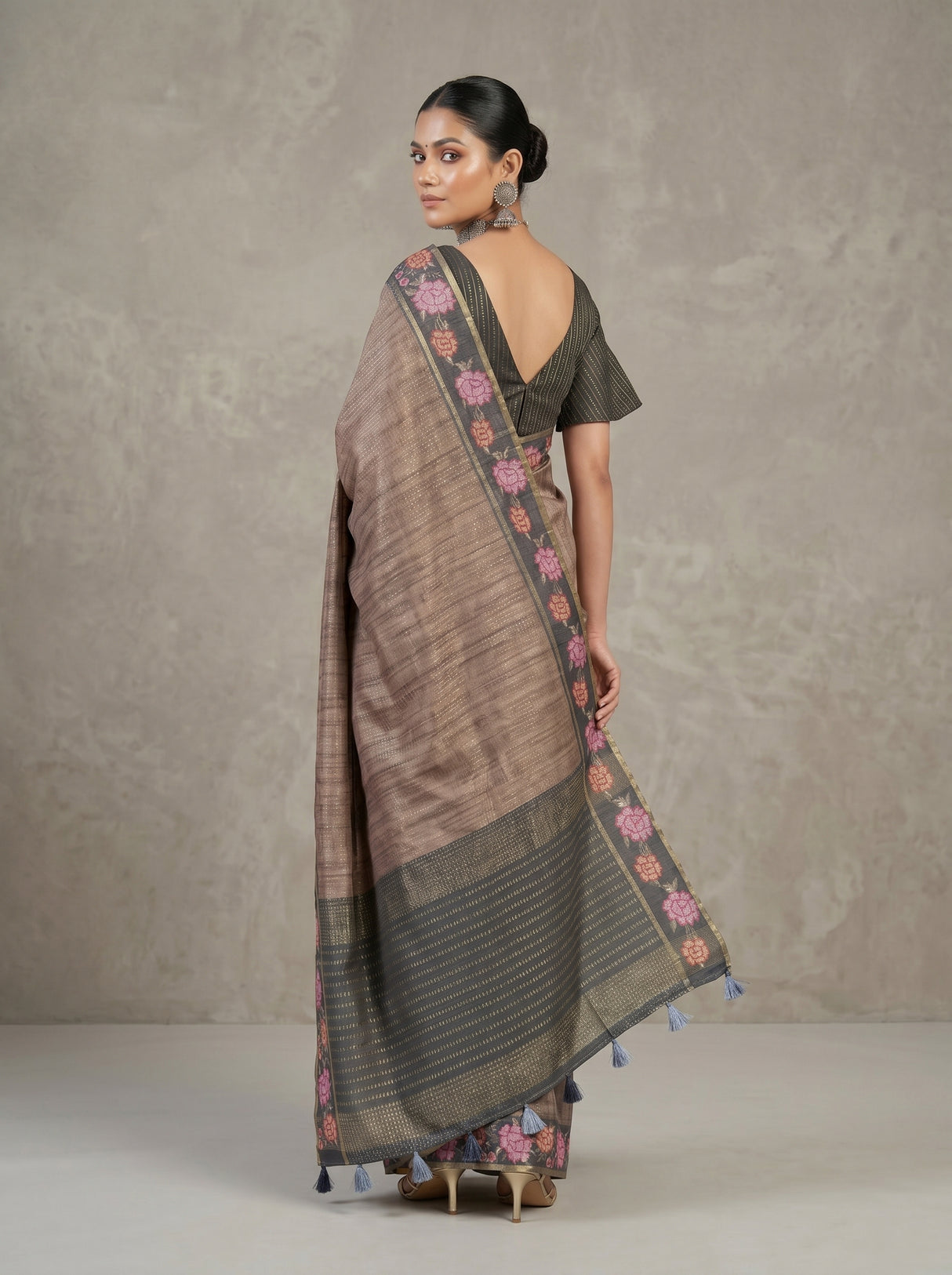 MIMOSA Grey Banarasi Art Silk Saree — pose 9 styling detail