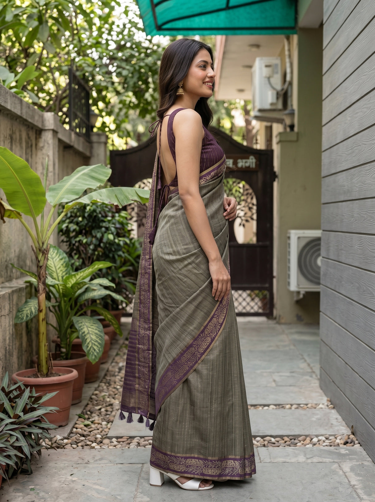 MIMOSA Saree Saree — pose 3 styling detail