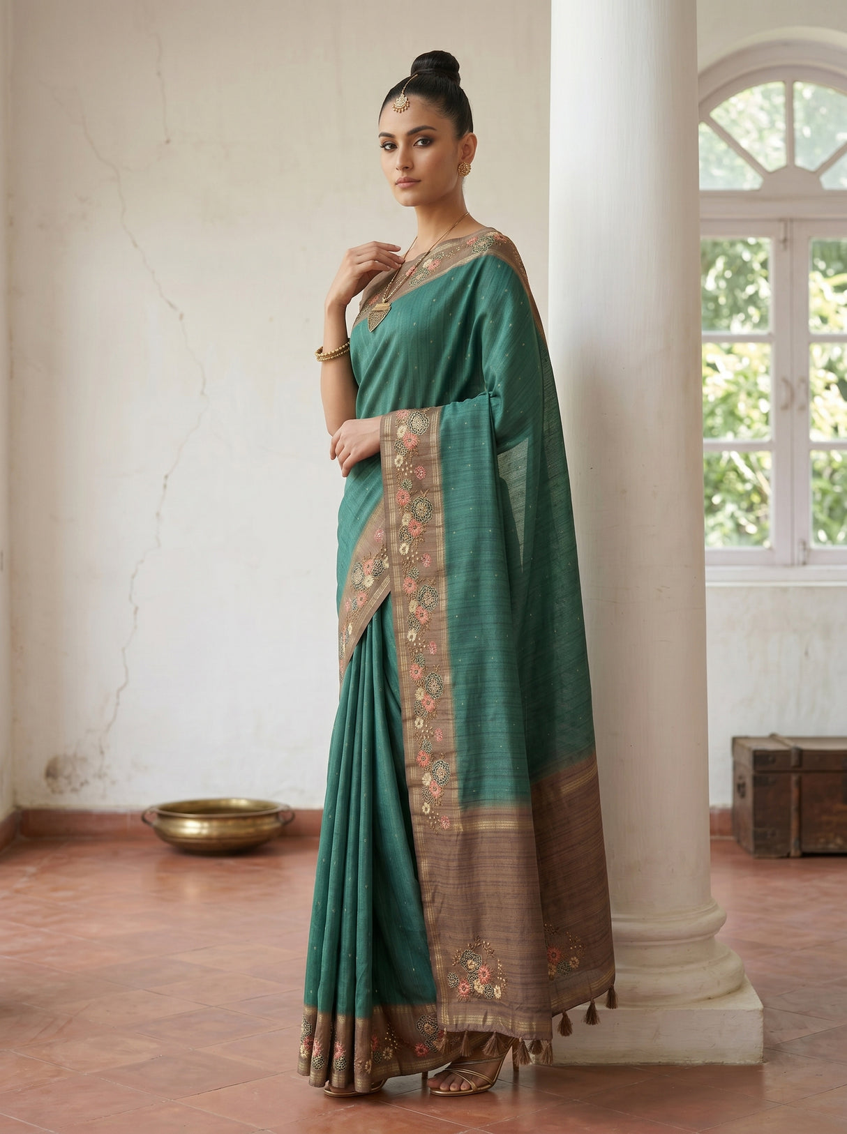 MIMOSA Saree Saree — pose 5 styling detail