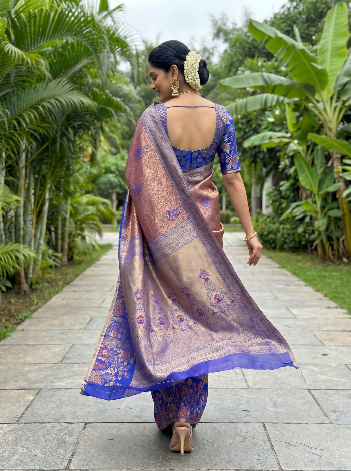 MIMOSA Saree Saree — pose 2 styling detail